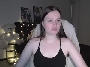 Screenshot from little__flowers webcams