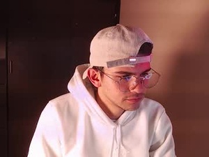 Screenshot from little_daniell webcams