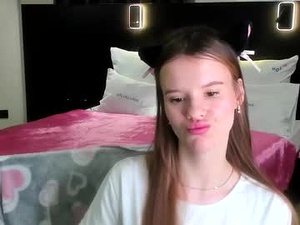 Screenshot from little_pawsy webcams