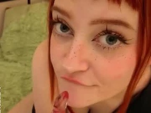 Screenshot from littlefoxyhole webcams