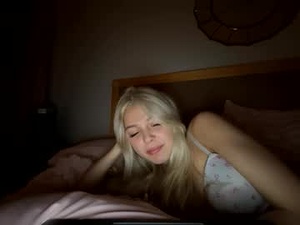 Screenshot from littlelolabunnny webcams