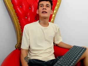 Screenshot from littlemax23 webcams