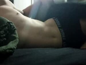 Screenshot from littlemonstermitch webcams