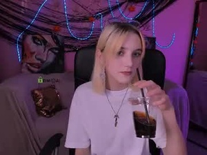 Screenshot from livia_shine webcams