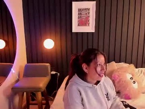 Screenshot from liz_98_ webcams