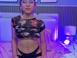 Screenshot from liz__cute webcams