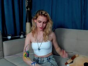 Screenshot from loisatwood webcams