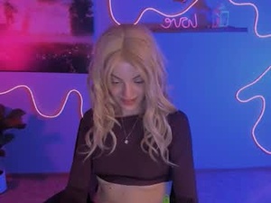 Screenshot from lola_savage_ webcams