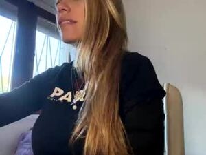 Screenshot from lolalove1101 webcams