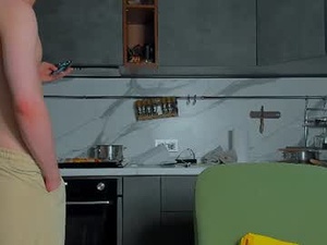 Screenshot from lolkendowson webcams