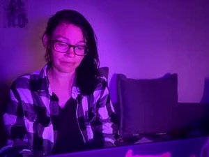 Screenshot from longstorywhore webcams