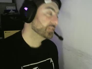 Screenshot from lovalova666 webcams
