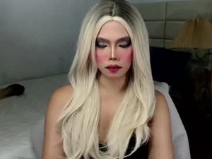 Screenshot from lovelycarel_777 webcams