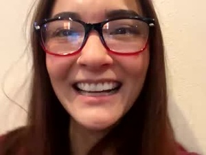 Screenshot from lovelyqueenaria webcams