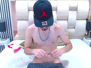 Screenshot from lucas_knight1 webcams