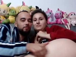 Screenshot from luchianaandluci webcams