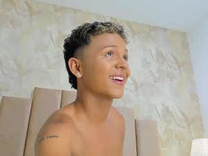 Screenshot from lucien_gray_ webcams