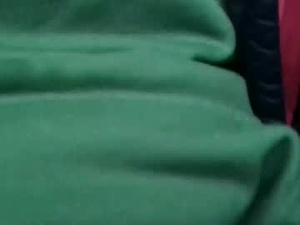 Screenshot from luckymo332 webcams
