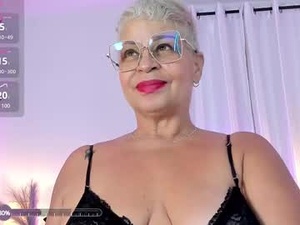 Screenshot from lucy_milf_68 webcams