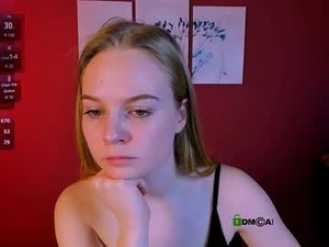 Screenshot from lucy_moon__ webcams