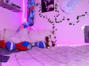 Screenshot from lucymorningstar399 webcams