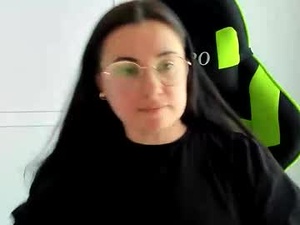 Screenshot from lucyycharm webcams
