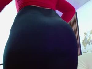 Screenshot from luisa_juicy_peach webcams