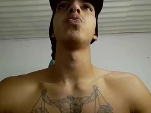 Screenshot from luisadrianguzmansantander5 webcams