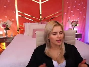 Screenshot from lumi_belle webcams