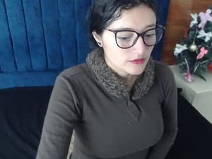 Screenshot from luna_azul_15 webcams
