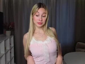 Screenshot from luna_licks webcams