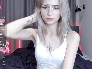 Screenshot from luna_r1se_ webcams
