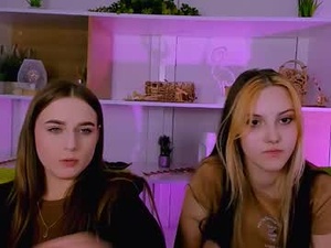 Screenshot from luna_tin webcams