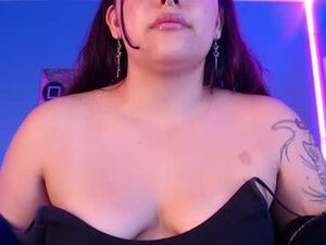 Screenshot from lunaa_moore webcams