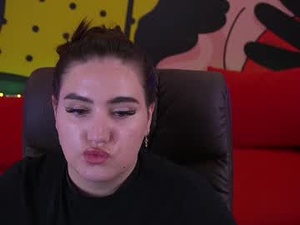 Screenshot from lunapearll webcams