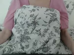 Screenshot from lunavibe_ webcams