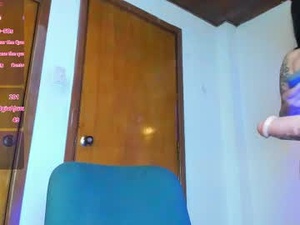 Screenshot from lunaxh1 webcams
