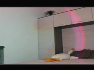 Screenshot from lunessadoll webcams