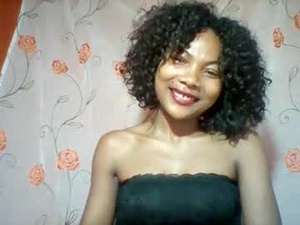 Screenshot from lyndah19 webcams