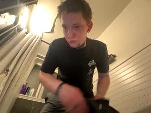 Screenshot from mac30308 webcams