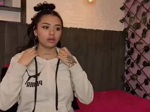 Screenshot from maddiee_jackson webcams