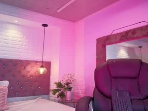 Screenshot from maddycooper_ webcams