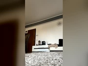 Screenshot from maiagold69 webcams