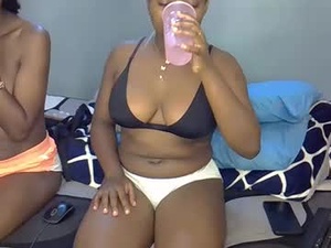 Screenshot from mama_pussie webcams