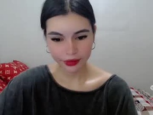 Screenshot from manilynforyou webcams