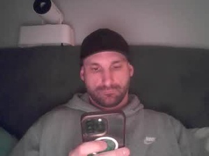 Screenshot from manop01 webcams