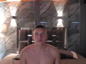 Screenshot from manson_and_zoe webcams