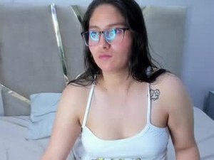 Screenshot from mariiefox webcams