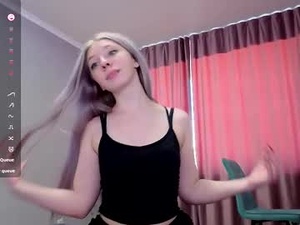 Screenshot from marikko_lin webcams
