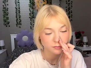 Screenshot from marvawillinghurst webcams